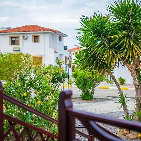 Welcoming 3-bedroom With Ocean Views Apartment *