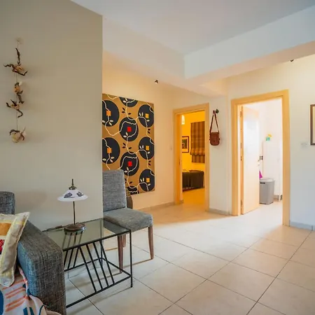 Welcoming 3-bedroom With Ocean Views Agios Georgios (Girne)