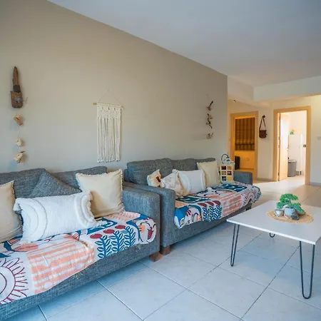Welcoming 3-bedroom With Ocean Views * Agios Georgios (Girne)