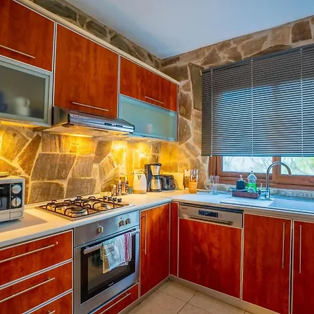 Apartment Welcoming 3-bedroom With Ocean Views