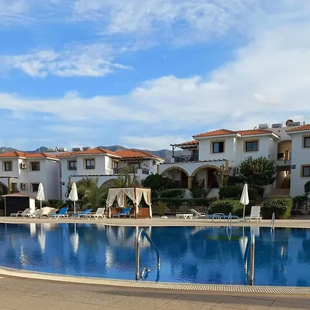 Welcoming 3-bedroom With Ocean Views Agios Georgios (Girne)