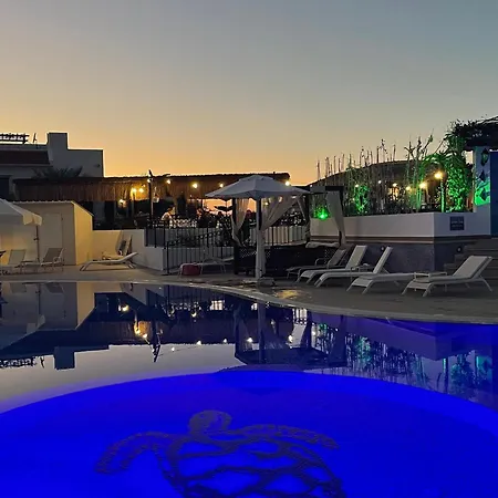 Welcoming 3-bedroom With Ocean Views Apartment