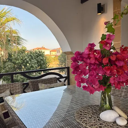 Apartment Welcoming 3-bedroom With Ocean Views