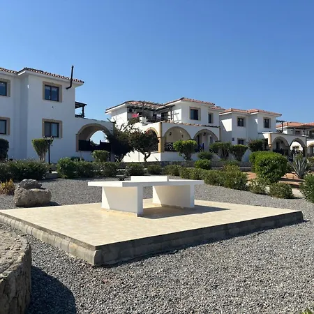 Welcoming 3-bedroom With Ocean Views Agios Georgios (Girne)