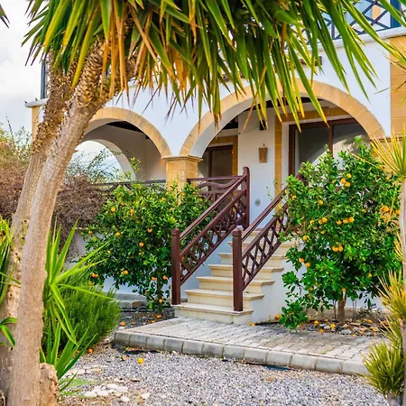 Apartament Welcoming 3-bedroom With Ocean Views