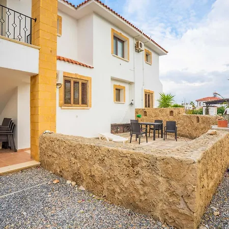 Welcoming 3-bedroom With Ocean Views * Agios Georgios (Girne)