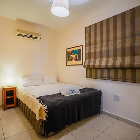 Апартаменты Welcoming 3-bedroom With Ocean Views
