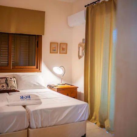 Lägenhet Welcoming 3-bedroom With Ocean Views Agios Georgios (Girne)