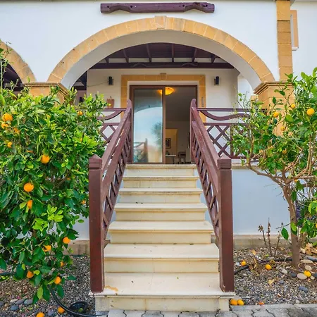 Welcoming 3-bedroom With Ocean Views Апартаменты Agios Georgios (Girne)