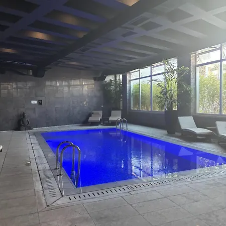 Welcoming 3-bedroom With Ocean Views *